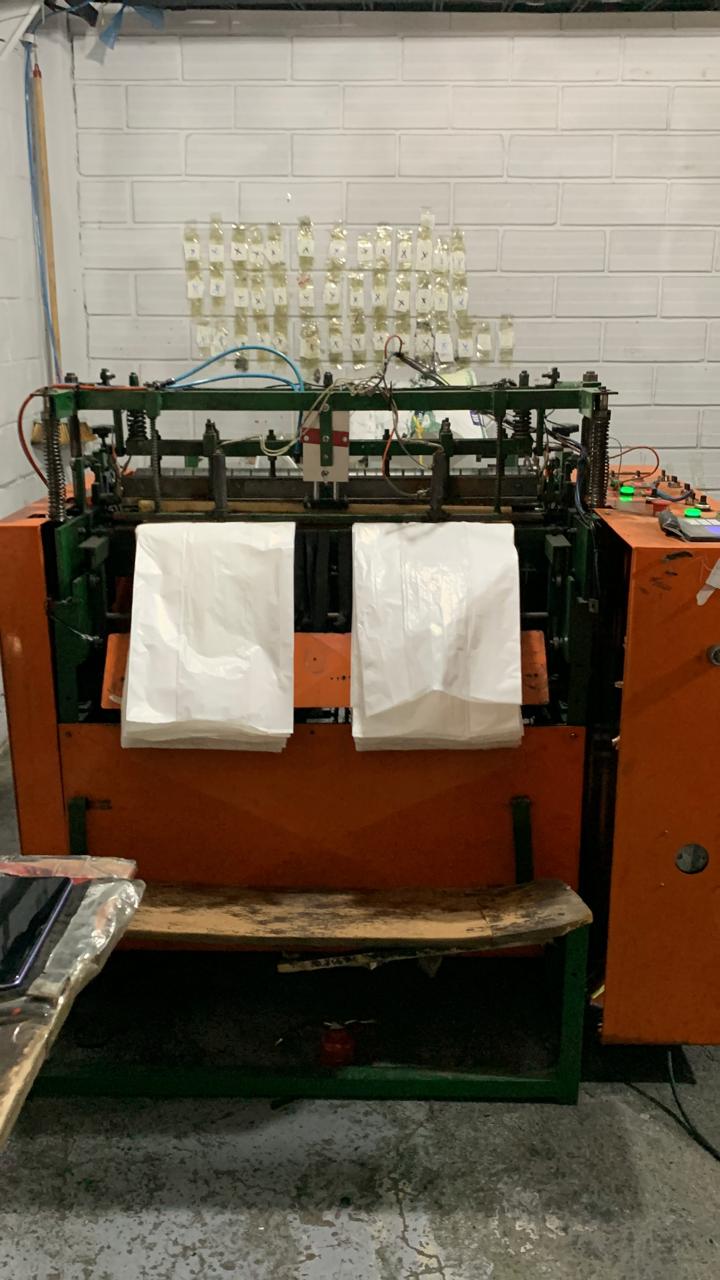 Control de calidad de bolsas en la planta Multiplast JA