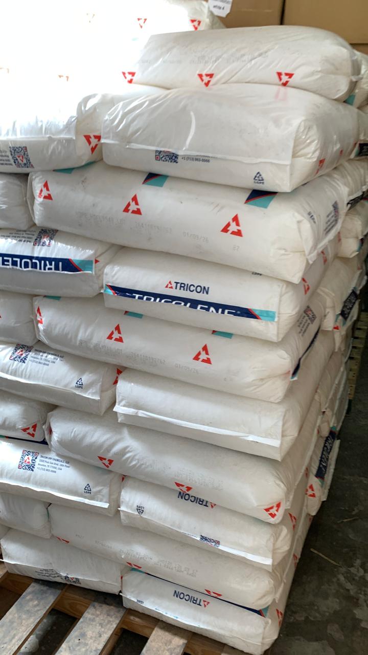 Sacos de resina LDPE virgen en la planta Multiplast JA de Guayabal, Medellín
